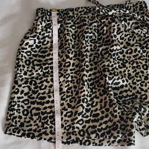 SHEIN Leopard Elastic Shorts - Picture 6 of 9